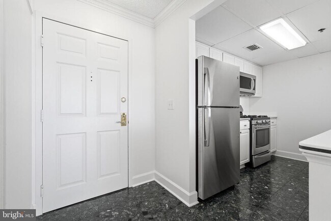 Photo - 1276 N Wayne St Unidad 319