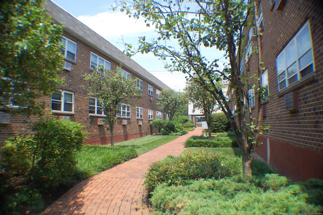 Building Photo - 637 Cove Rd Unit A8 Rental