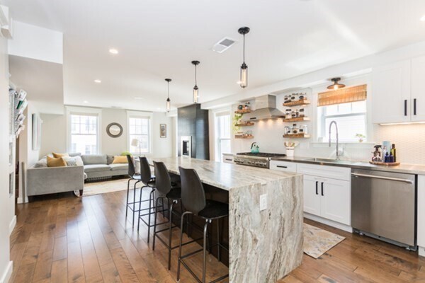 Photo - 201 Norfolk St