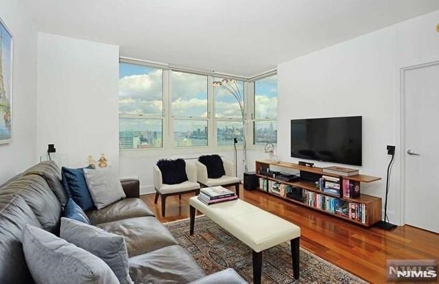 Photo - 88 Morgan St Unidad 3804