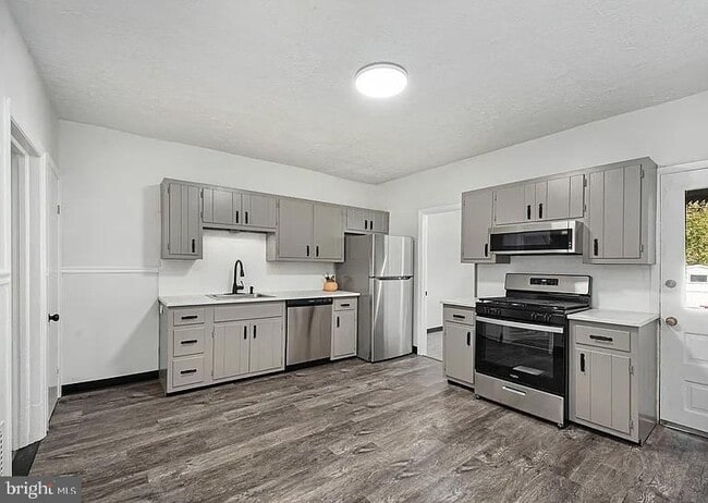 Photo - 851 South St