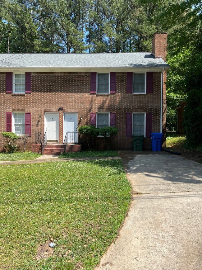 Building Photo - 424 Tarragon Wy SW