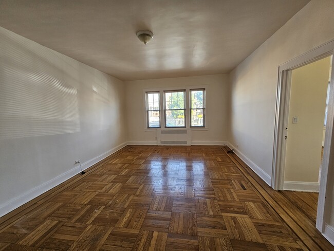Building Photo - 8718 31st Ave Unit 2 BR/1 BA Rental