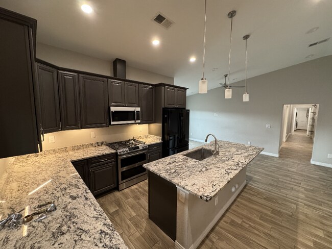 Photo - 1558 W 5th St Unit 2