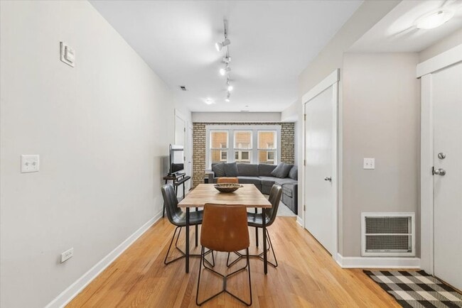 Photo - 2541 Prairie Ave