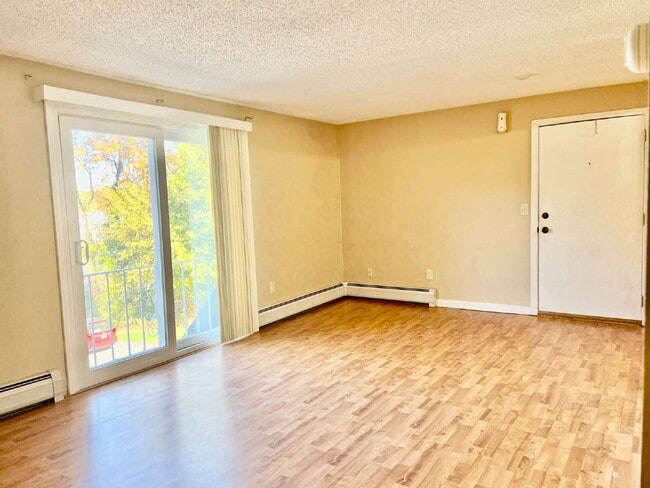 Photo - 1 BED/1 BATH TOP FLOOR CONDO UNIT HEAT/HW INCLUDED Unit 301