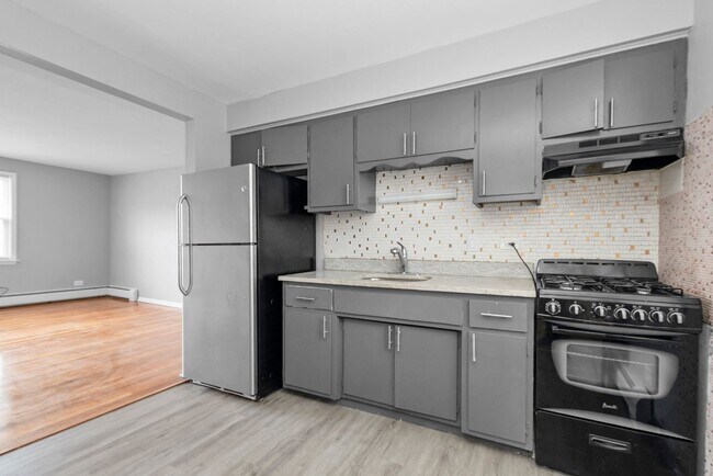 Photo - 7900-06 S Wabash