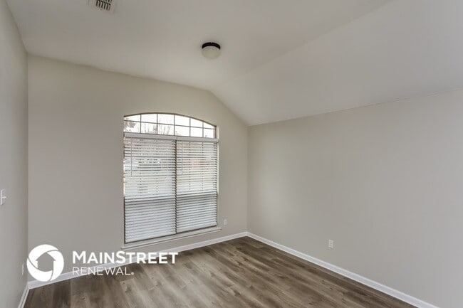 Photo - 208 Starlight Dr