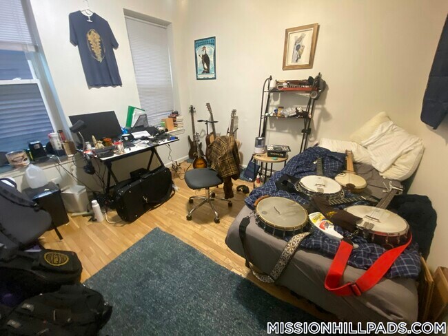 1458 Tremont St Unidad 2