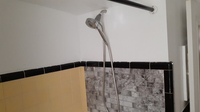 Photo - 11917 Laing St