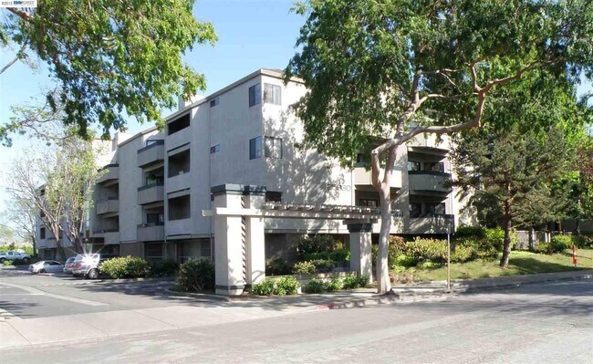 25930 Kay Ave Unit 109