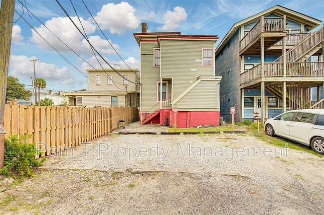 Building Photo - 124 E Henry St Unit D