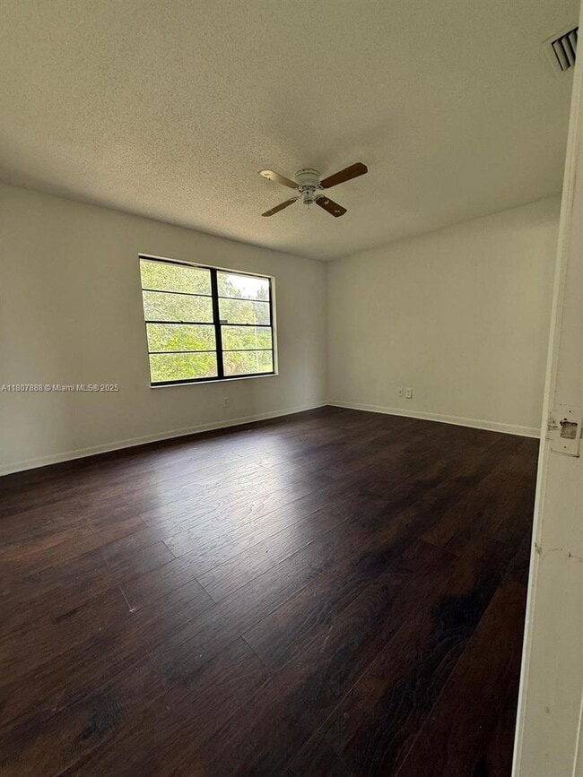 Building Photo - 5154 Breckenridge Pl Unit 42 Rental