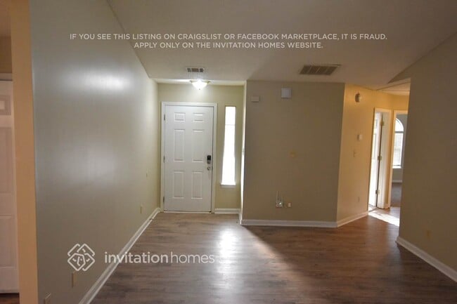 Photo - 265 Village Dr