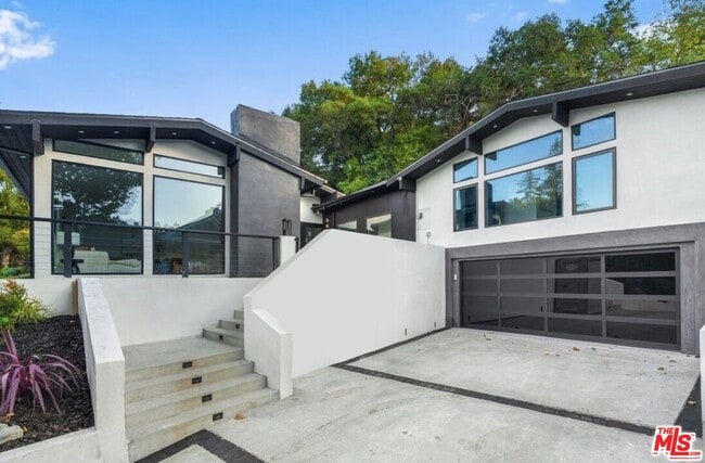 Photo - 3873 Royal Woods Dr