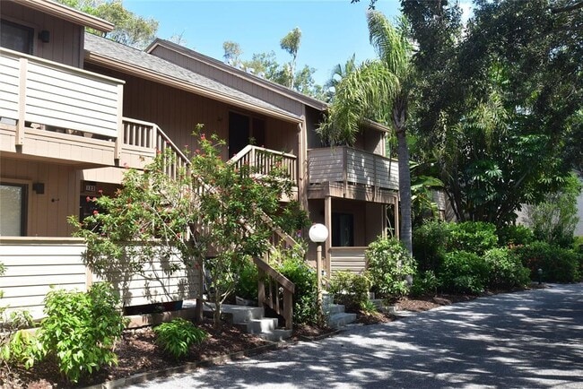 Building Photo - 1687 Brookhouse Cir Unit 221