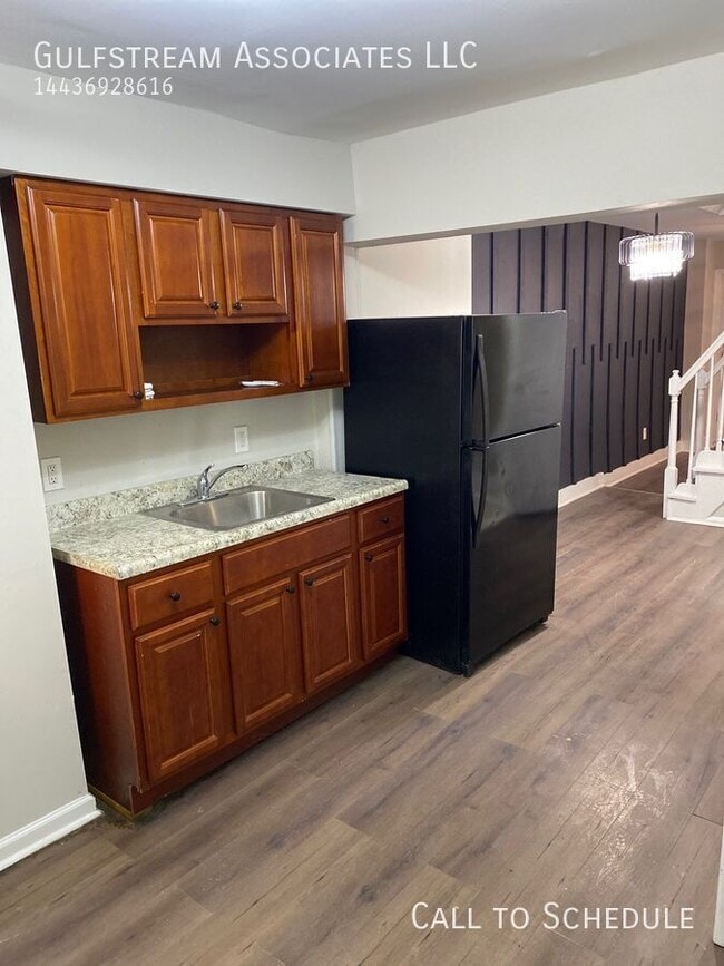 Photo - 1817 McHenry St