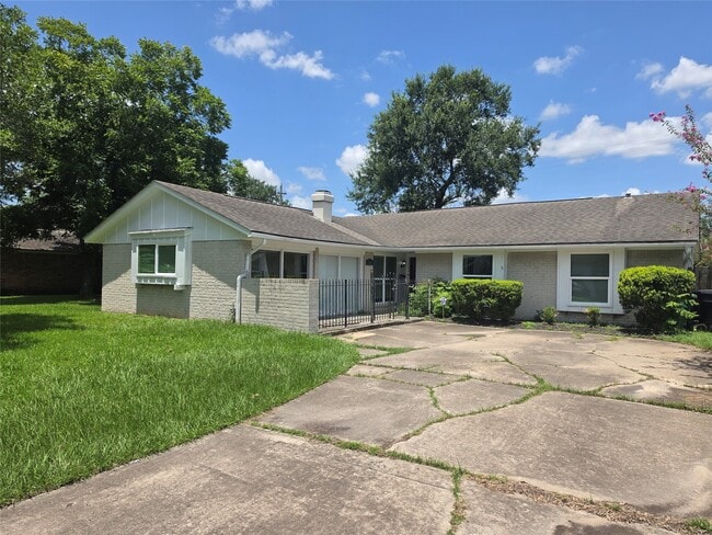 Building Photo - 7334 Darnell St
