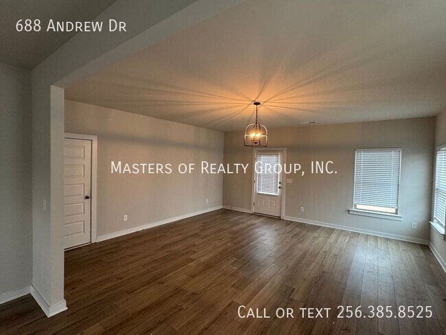 Photo - 688 Andrew Dr