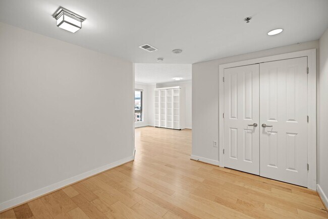 Photo - 777 7th St NW Unit 934