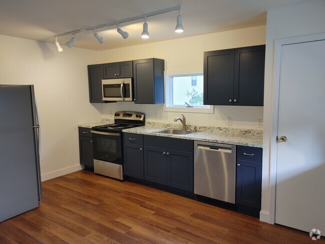 Building Photo - 17 Maple St Unit 1 Rental