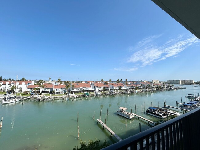 Newly Built Waterfront 3 bed 3 Bath - Walk... - Newly Built Waterfront 3 bed 3 Bath - Walk... Condominio