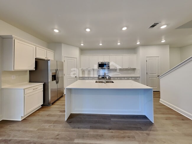 Photo - 209 Chase Ln