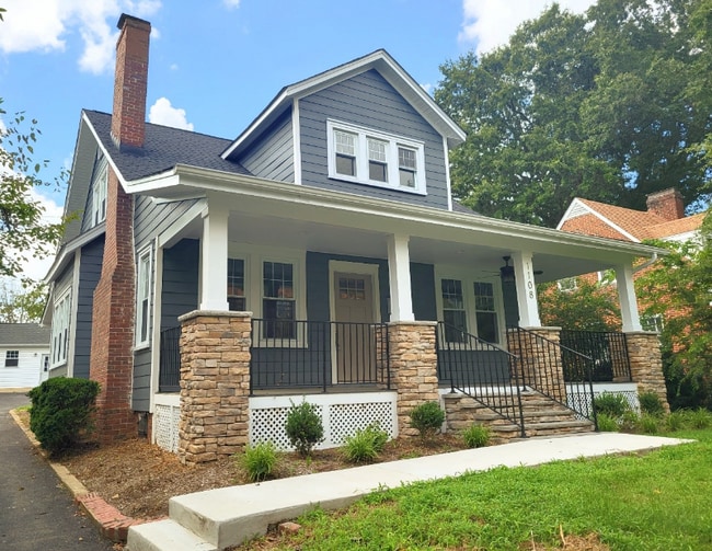 Building Photo - 1108 College Ave