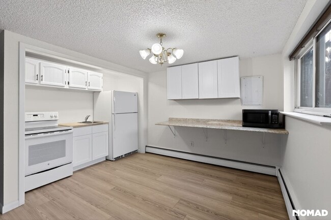 Photo - 1685 S Kenton Way