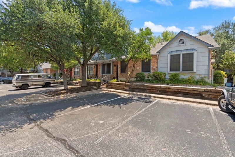Photo - 1411 Gracy Farms Ln Condo Unit 107