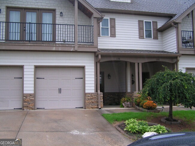 Photo - 136 Village Dr