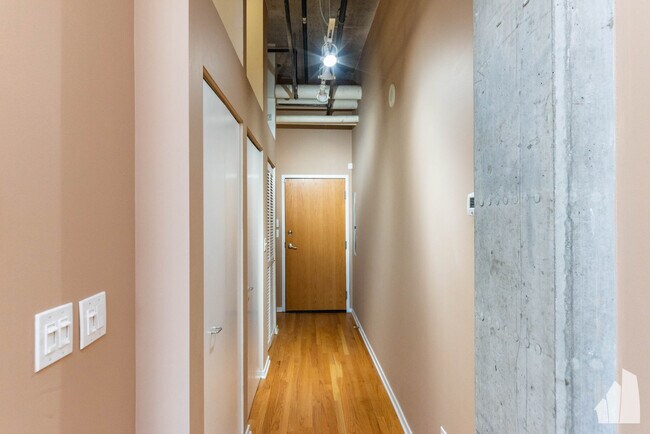 Photo - 933 W Van Buren St Unit 902