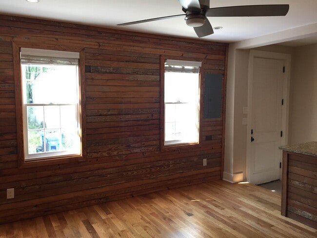 Photo - 2 Bedroom 1.5 Bath Apartment in Cannonborough - Downtown