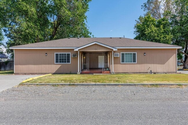 Building Photo - 920 W Entiat Ave