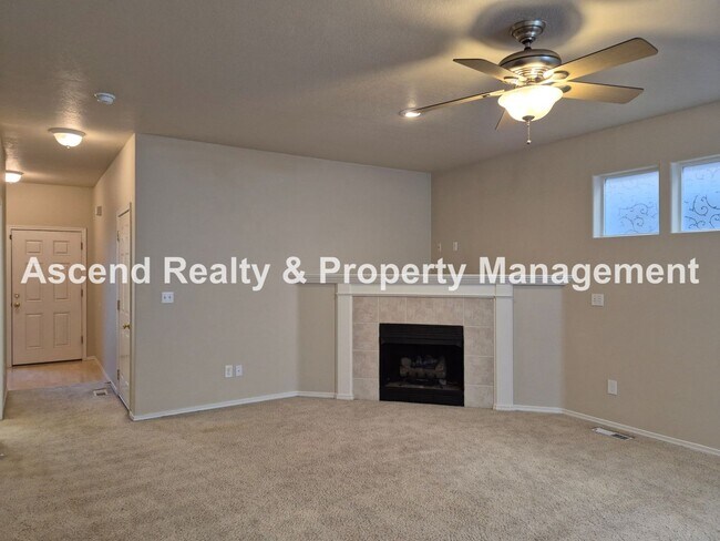 Photo - Beaverton Convenience with Central AC & Attached Garage  Minutes to MAX, Costco, Nike & Parks 1 o...