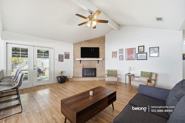 Photo - 802 Buckingham Pl