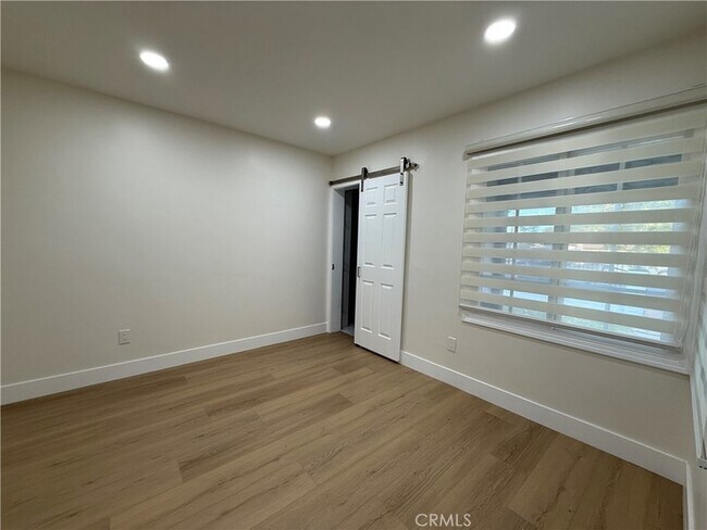 Photo - 9123 Woodley Ave