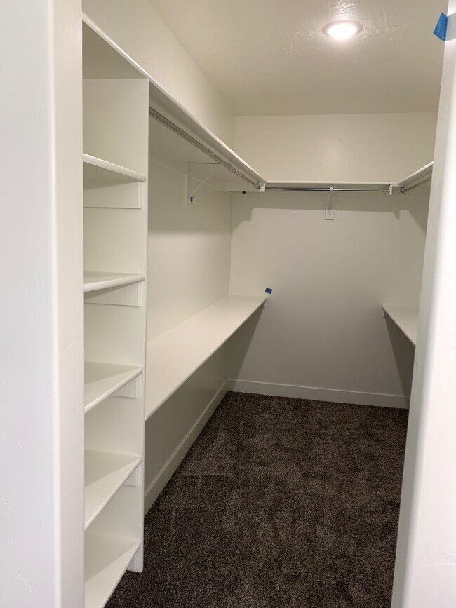 Photo - 4 Bedroom Home With RV Parking