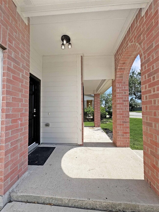 Building Photo - 749 Grassy Knoll Trail Rental