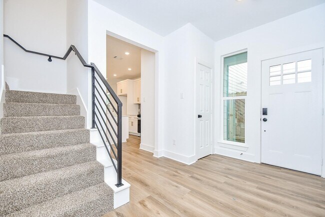 Photo - 4913 Nichols St