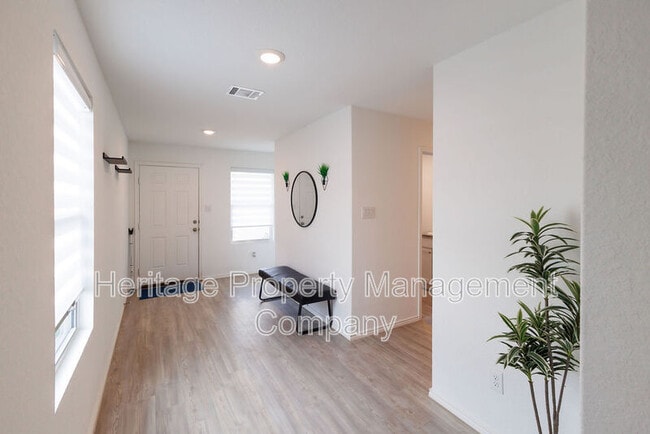 Photo - 10502 Torroja Wy