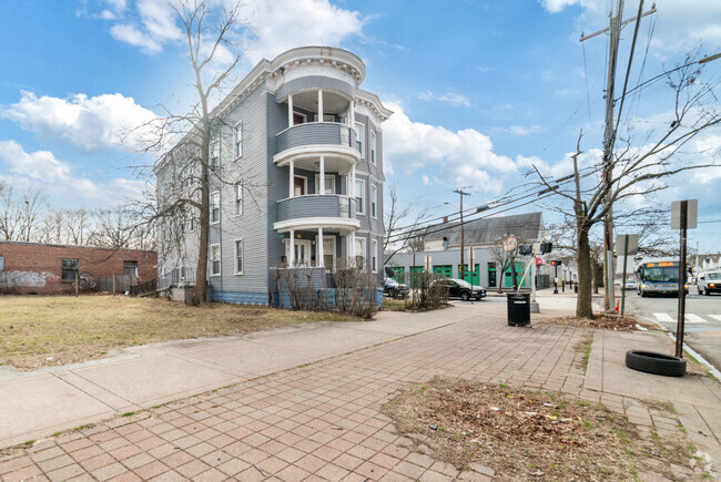 Building Photo - 705 Dixwell Ave Unit 3 Rental