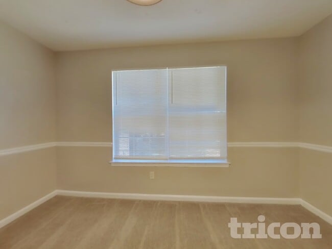 Photo - 3893 Drifting Quill