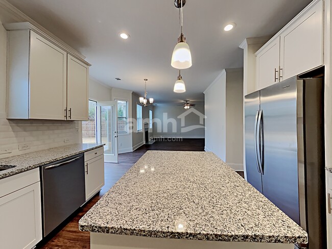 Photo - 213 Orchard Trail