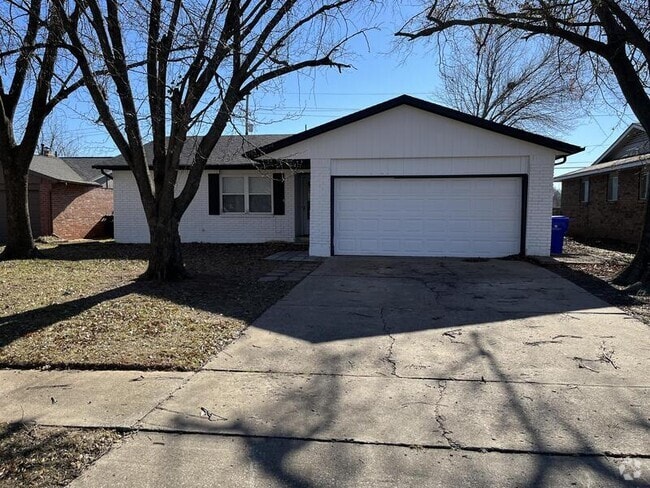 Building Photo - 1509 W Vandalia St Rental