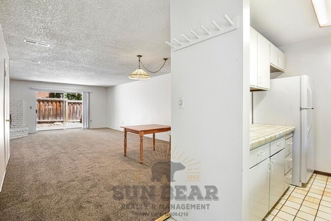 Photo - 3 Bedroom with a Yard!