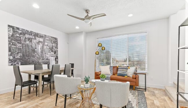 Photo - 1812 W Irini Ln