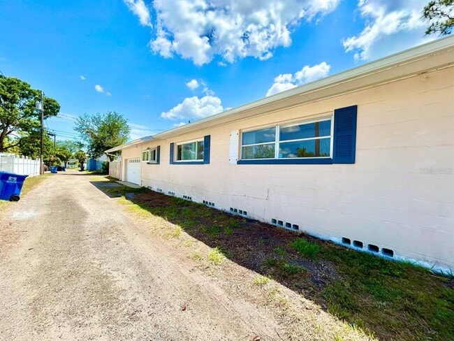 Photo - 631 45th Ave N