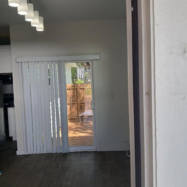 Photo - 212 Broad St