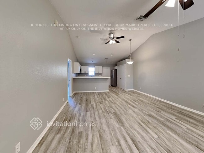 Photo - 6075 Roger St